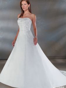 Шикарное недорогое платье, модель BY10025 ― Интернет-магазин Свадебных платьев Солодко-разом