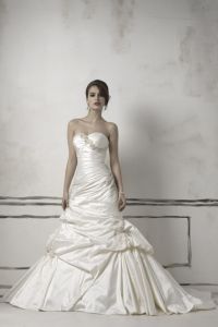 Изысканное свадебное платье, модель JR000706 ― Интернет-магазин Свадебных платьев Солодко-разом