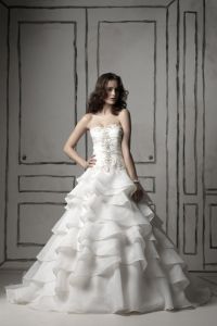 Изысканное свадебное платье, модель JR000711 ― Интернет-магазин Свадебных платьев Солодко-разом