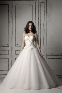 Изысканное свадебное платье, модель JR000712 ― Интернет-магазин Свадебных платьев Солодко-разом