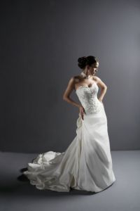 Изысканное свадебное платье, модель JR000725 ― Интернет-магазин Свадебных платьев Солодко-разом