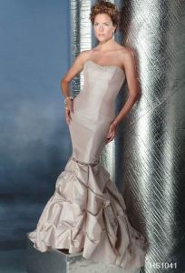 Свадебный наряд в классическом стиле, модель № Z7018 ― Интернет-магазин Свадебных платьев Солодко-разом
