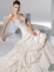 Элегантное свадебное платье, модель dem877041 ― Интернет-магазин Свадебных платьев Солодко-разом