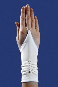Свадебные перчатки, модель pi0110 ― Интернет-магазин Свадебных платьев Солодко-разом
