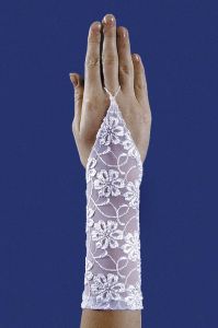 Свадебные перчатки, модель pi0133 ― Интернет-магазин Свадебных платьев Солодко-разом