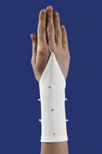 Свадебные перчатки, модель pi0106 ― Интернет-магазин Свадебных платьев Солодко-разом