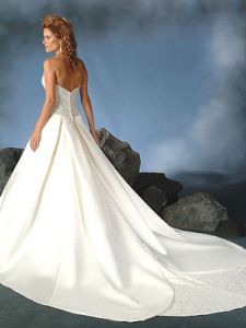 Шикарное недорогое платье, модель BY10016 ― Интернет-магазин Свадебных платьев Солодко-разом