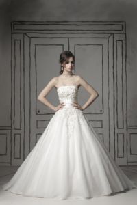 Изысканное свадебное платье, модель JR000701 ― Интернет-магазин Свадебных платьев Солодко-разом