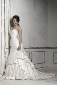 Изысканное свадебное платье, модель JR000705 ― Интернет-магазин Свадебных платьев Солодко-разом
