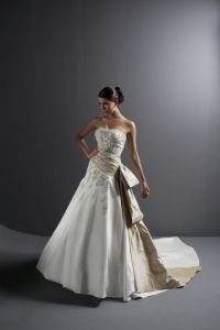 Изысканное свадебное платье, модель JR000718 ― Интернет-магазин Свадебных платьев Солодко-разом
