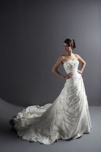 Изысканное свадебное платье, модель JR000723 ― Интернет-магазин Свадебных платьев Солодко-разом