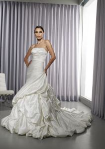 Свадебный наряд в классическом стиле, модель № Z7037 ― Интернет-магазин Свадебных платьев Солодко-разом