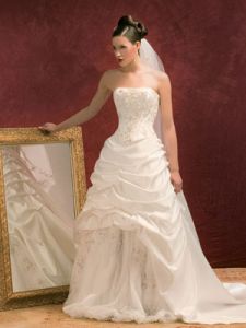 Элегантное свадебное платье, модель dem877009 ― Интернет-магазин Свадебных платьев Солодко-разом