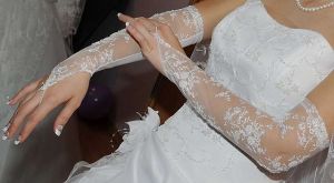 Свадебные перчатки, модель pi0102 ― Интернет-магазин Свадебных платьев Солодко-разом