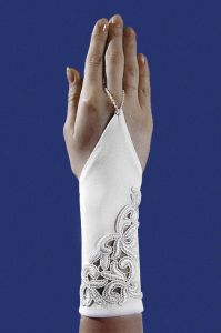 Свадебные перчатки, модель pi0131 ― Интернет-магазин Свадебных платьев Солодко-разом